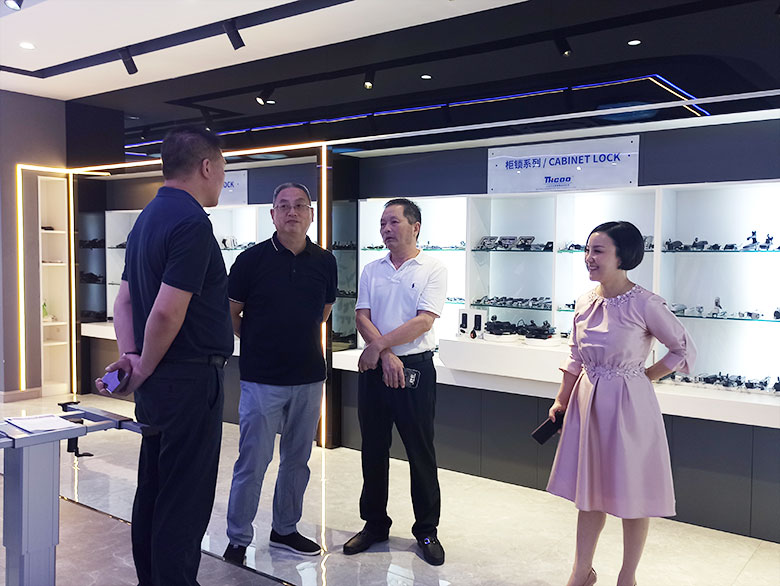 熱烈歡迎嵊州鄉賢蒞臨斯科參觀指導